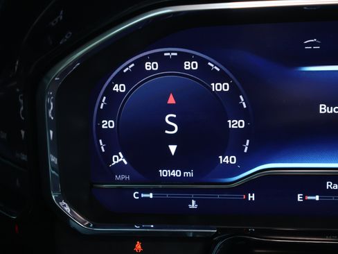 Used 2025 Chevrolet Silverado 1500 LTZ image 3