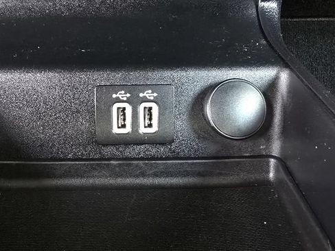 Used 2020 Ford Fusion SEL FWD image 15