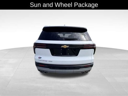 Certified 2026 Chevrolet Traverse LT w/ Sun and Wheel Package AWD/4WD image 6