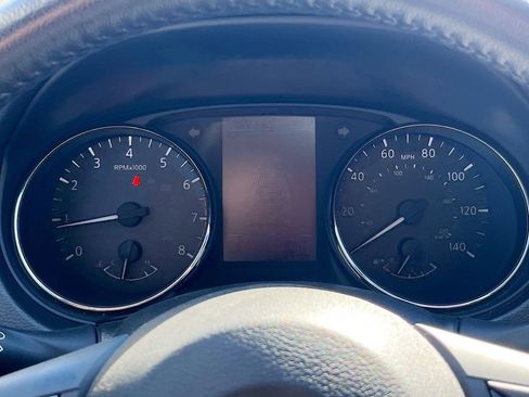 Used 2022 Nissan Rogue Sport SL w/ Premium Package image 12