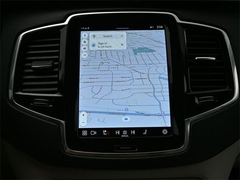 Used 2023 Volvo XC90 B6 Plus w/ Protection Package image 14