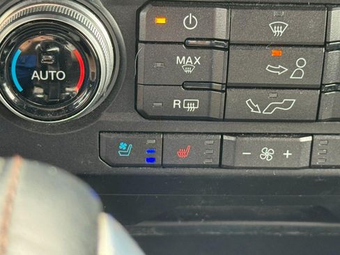 Used 2019 Ford F150 Platinum w/ Equipment Group 701A Luxury AWD/4WD image 27