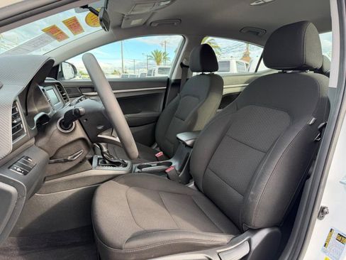 Used 2019 Hyundai Elantra SE w/ Cargo Package image 18