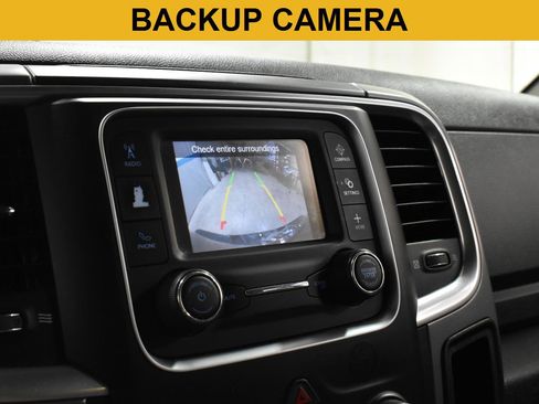 Used 2021 RAM 1500 Classic SLT AWD/4WD image 3