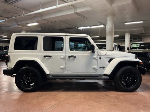 Used 2020 Jeep Wrangler Unlimited Sahara image 6