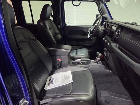 Used 2018 Jeep Wrangler Unlimited Sahara w/ Dual Top Group image 8