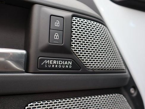 Used 2023 Land Rover Defender 130 X-Dynamic SE AWD/4WD image 11
