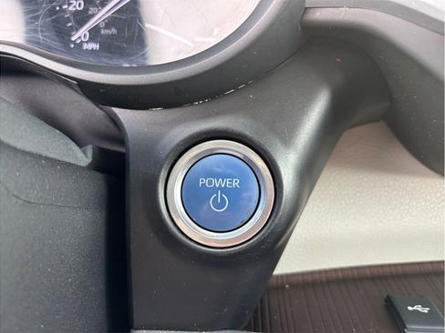Used 2021 Toyota Sienna LE FWD image 24