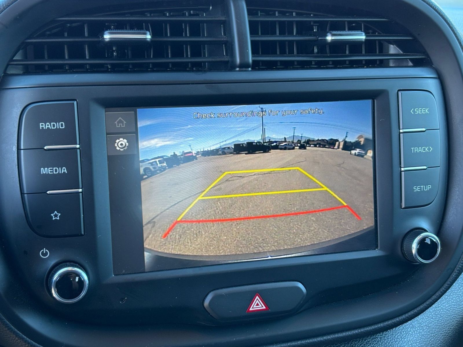 Used 2025 Kia Soul LX w/ LX Technology Package FWD image 21