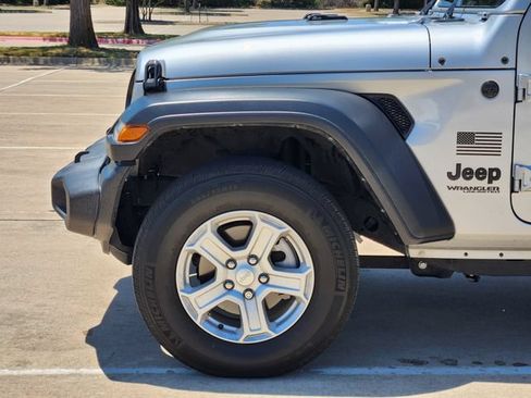 Used 2022 Jeep Wrangler Unlimited Sport AWD/4WD image 8