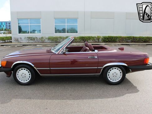 Used 1987 Mercedes-Benz 560 SL image 13