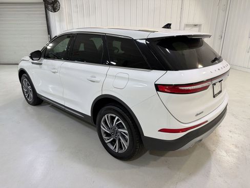 New 2026 Lincoln Corsair Premiere FWD image 25