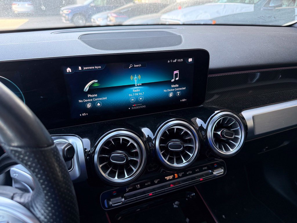 Used 2022 Mercedes-Benz GLB 250 image 12