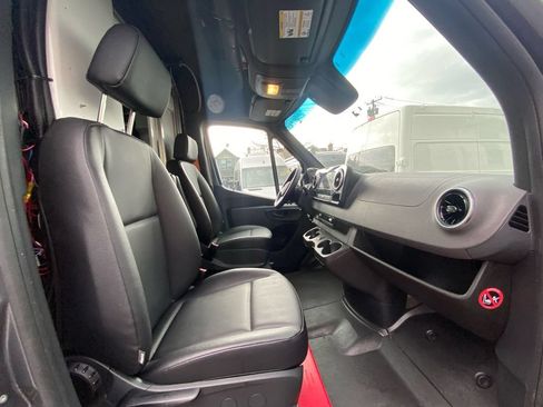 Used 2022 Mercedes-Benz Sprinter 4500 image 14