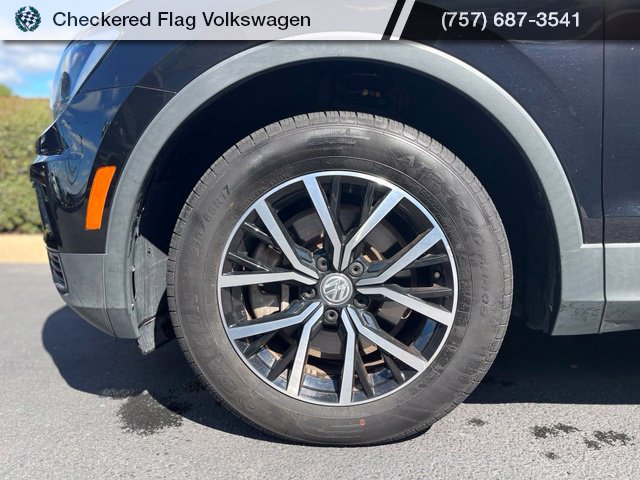 Used 2021 Volkswagen Tiguan SE w/ Panoramic Sunroof Package AWD/4WD image 5