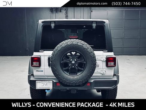 Used 2024 Jeep Wrangler Unlimited AWD/4WD image 6