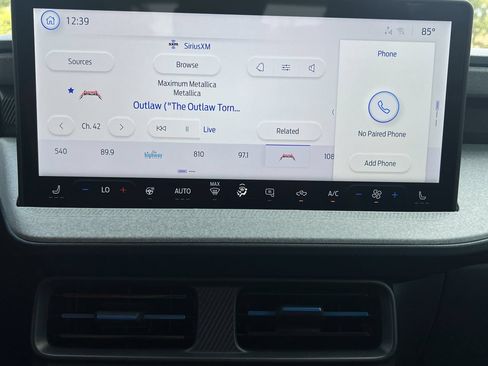 New 2025 Ford Maverick XLT w/ XLT Luxury Package FWD image 4