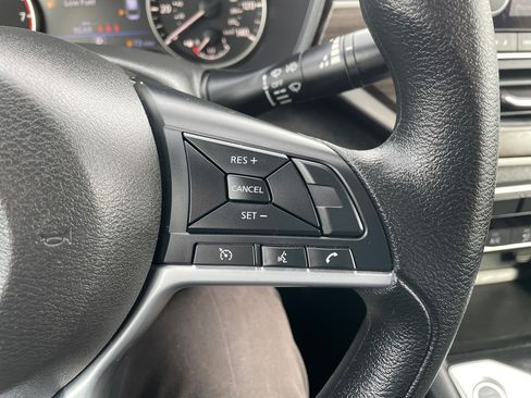 Used 2025 Nissan Altima 2.5 SV FWD image 19