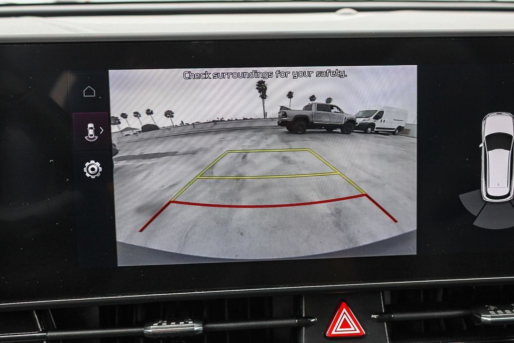 Used 2025 Kia Sportage EX FWD image 24