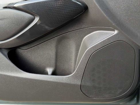 Used 2025 Chevrolet Trax LT w/ LT Convenience Package FWD image 13