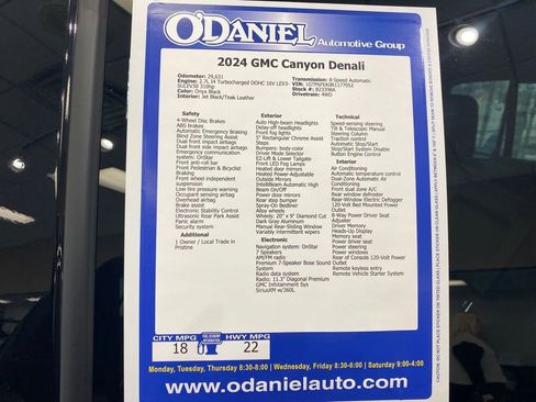 Used 2024 GMC Canyon Denali image 24