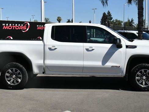 Used 2025 GMC Sierra 1500 AT4 AWD/4WD image 9