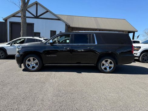 Used 2018 Chevrolet Suburban Premier image 2