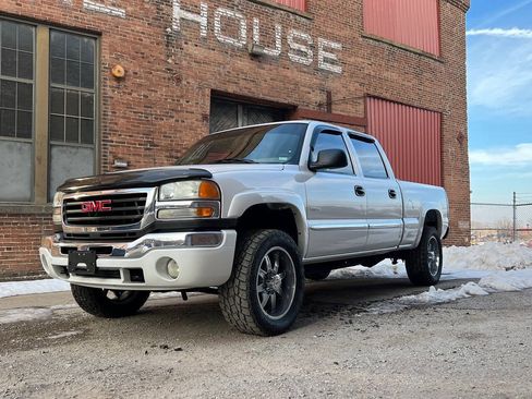 Used 2004 GMC Sierra 2500 SLE w/ Heavy-Duty Power Package AWD/4WD image 7