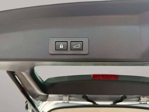 Certified 2025 Subaru Ascent Premium AWD/4WD image 18