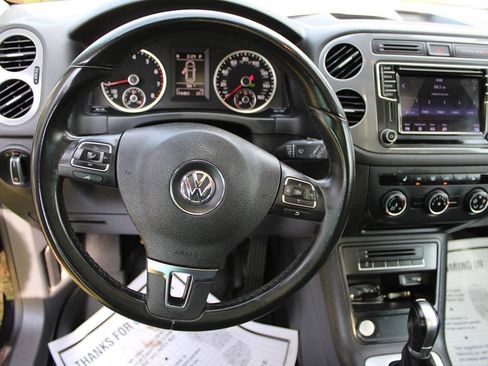 Used 2017 Volkswagen Tiguan Wolfsburg Edition AWD/4WD image 20