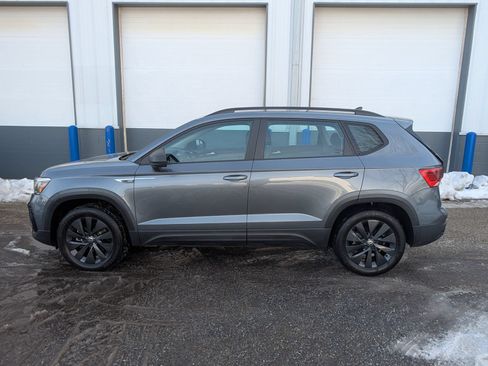 Used 2022 Volkswagen Taos S AWD/4WD image 2