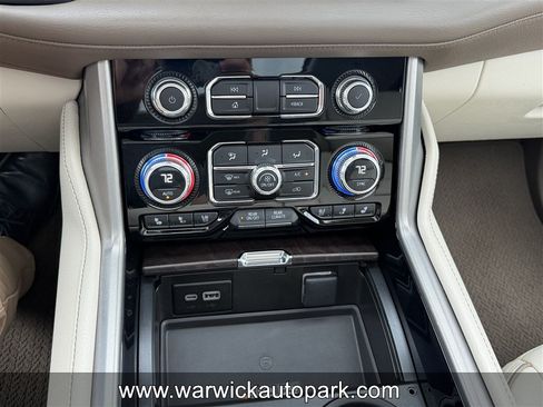 Used 2023 GMC Yukon XL Denali AWD/4WD image 10