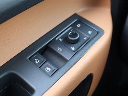 New 2025 Volkswagen ID. Buzz Pro S Plus image 20