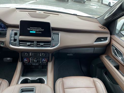 Used 2023 Chevrolet Suburban High Country image 6