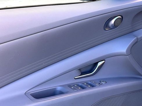 Used 2024 Hyundai Elantra SEL image 11