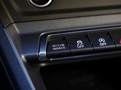 Certified 2025 Audi Q3 2.0T Premium w/ Convenience Package image 38