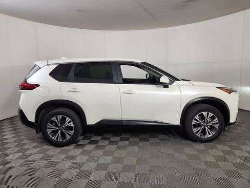 Used 2023 Nissan Rogue SV FWD image 8