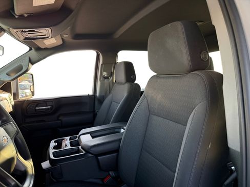 Used 2024 Chevrolet Silverado 2500 Custom w/ Custom Convenience Package image 10