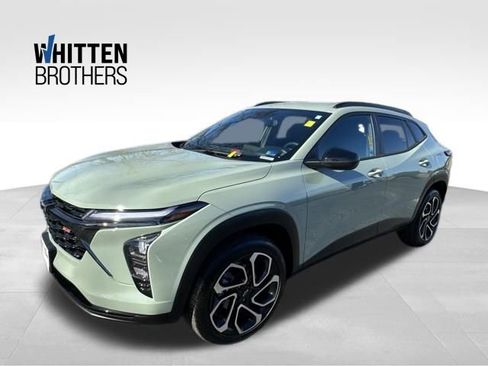 Used 2024 Chevrolet Trax RS w/ Driver Confidence Package image 1