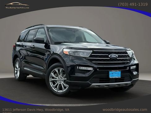 Used 2020 Ford Explorer XLT w/ Equipment Group 202A AWD/4WD image 1