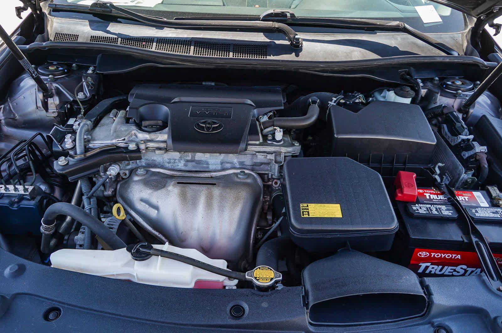 Used 2014 Toyota Camry SE FWD image 29