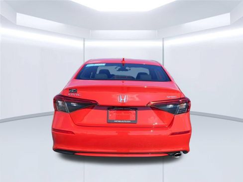 Used 2024 Honda Civic Sport image 4
