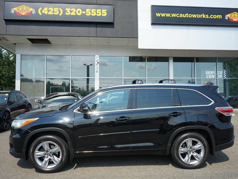 Used 2016 Toyota Highlander Limited AWD/4WD image 2