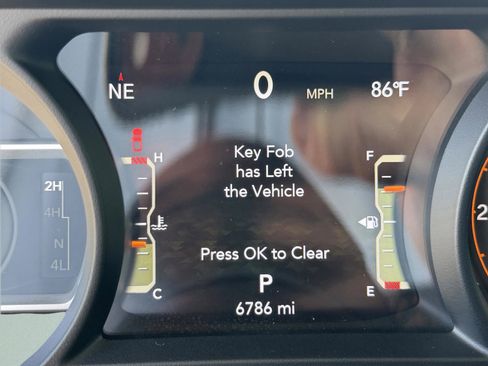 Used 2025 Jeep Gladiator Mojave w/ Convenience Group AWD/4WD image 34