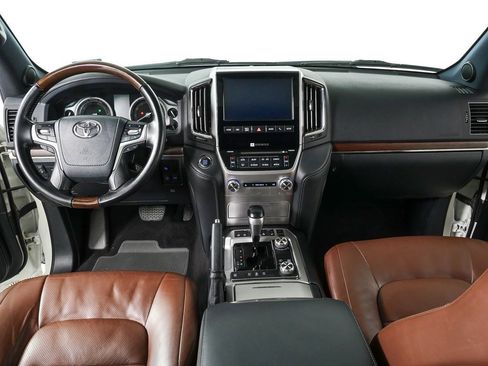 Used 2021 Toyota Land Cruiser image 17