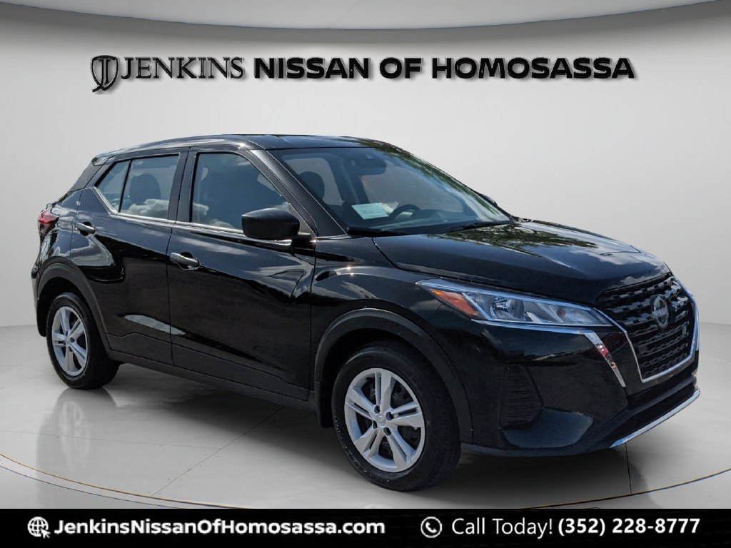 Certified 2025 Nissan Kicks Play S FWD image 11
