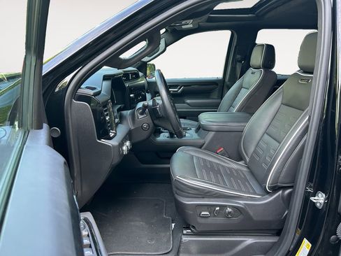 Used 2024 GMC Sierra 1500 AT4X image 10