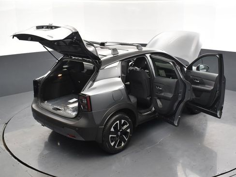 New 2026 Nissan Kicks SV w/ SV Premium Package image 29