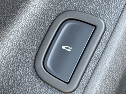 New 2026 Chevrolet Traverse Z71 w/ Enhanced Driving Package AWD/4WD image 19