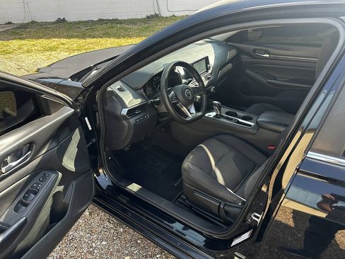 Used 2022 Nissan Altima 2.5 S FWD image 9